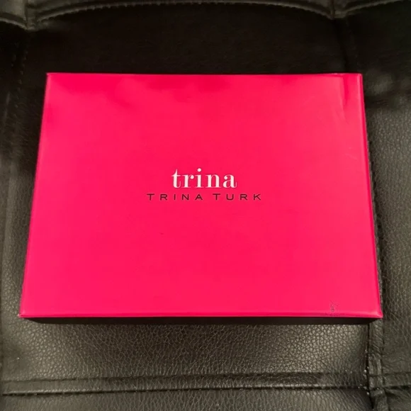 Trina Turk Lemon Print Tote bag and wallet- Blue and Yellow - Picture 9 of 16